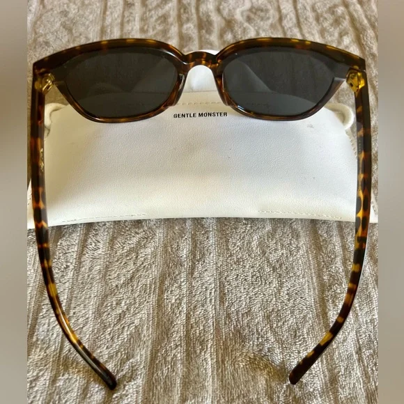 Gentle Monster my Ma polarized sunglasses - Picture 6 of 12